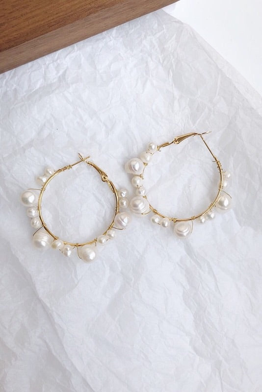 Julie Hoop Earring - PEARL