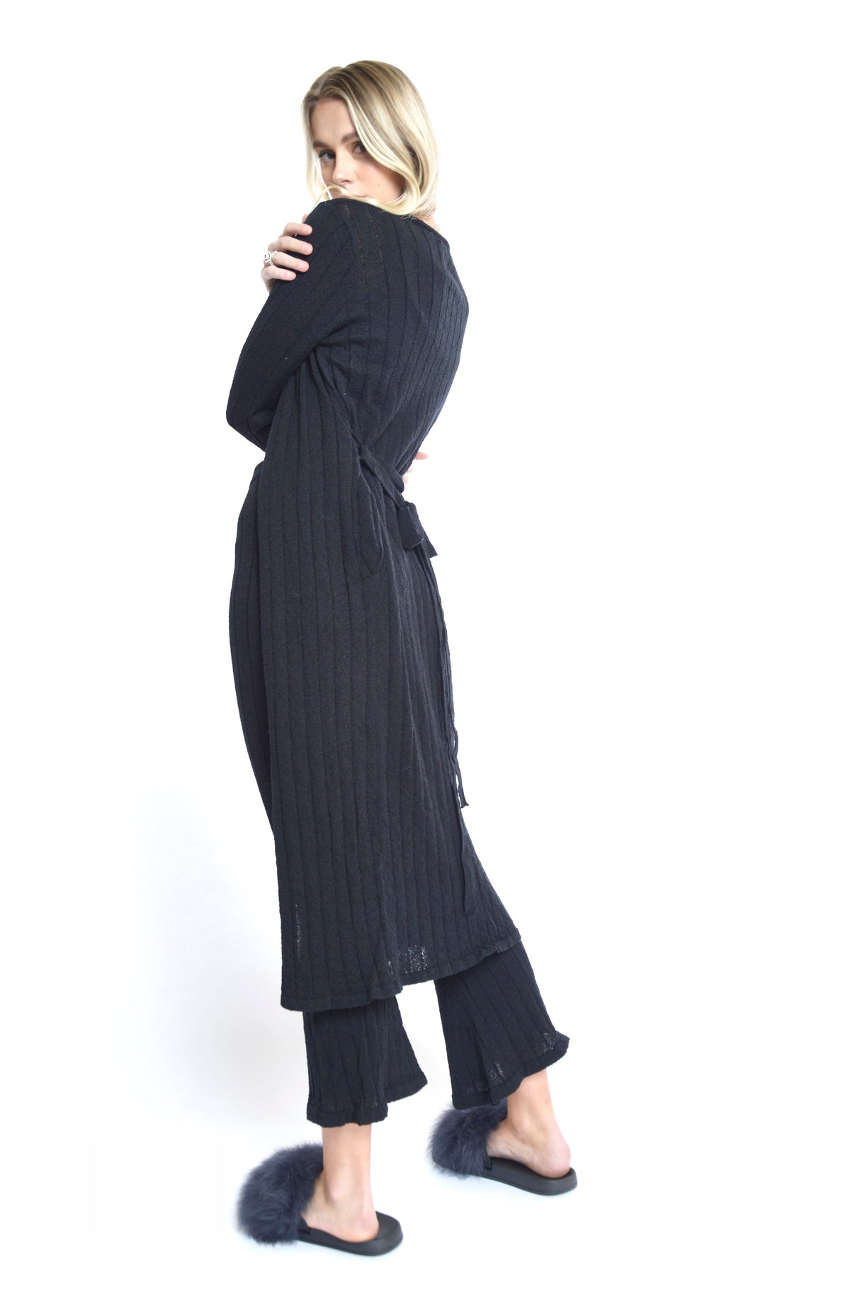 Yana Duster - BLACK