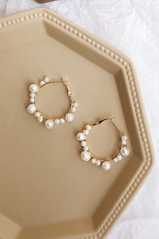 Julie Hoop Earring - PEARL